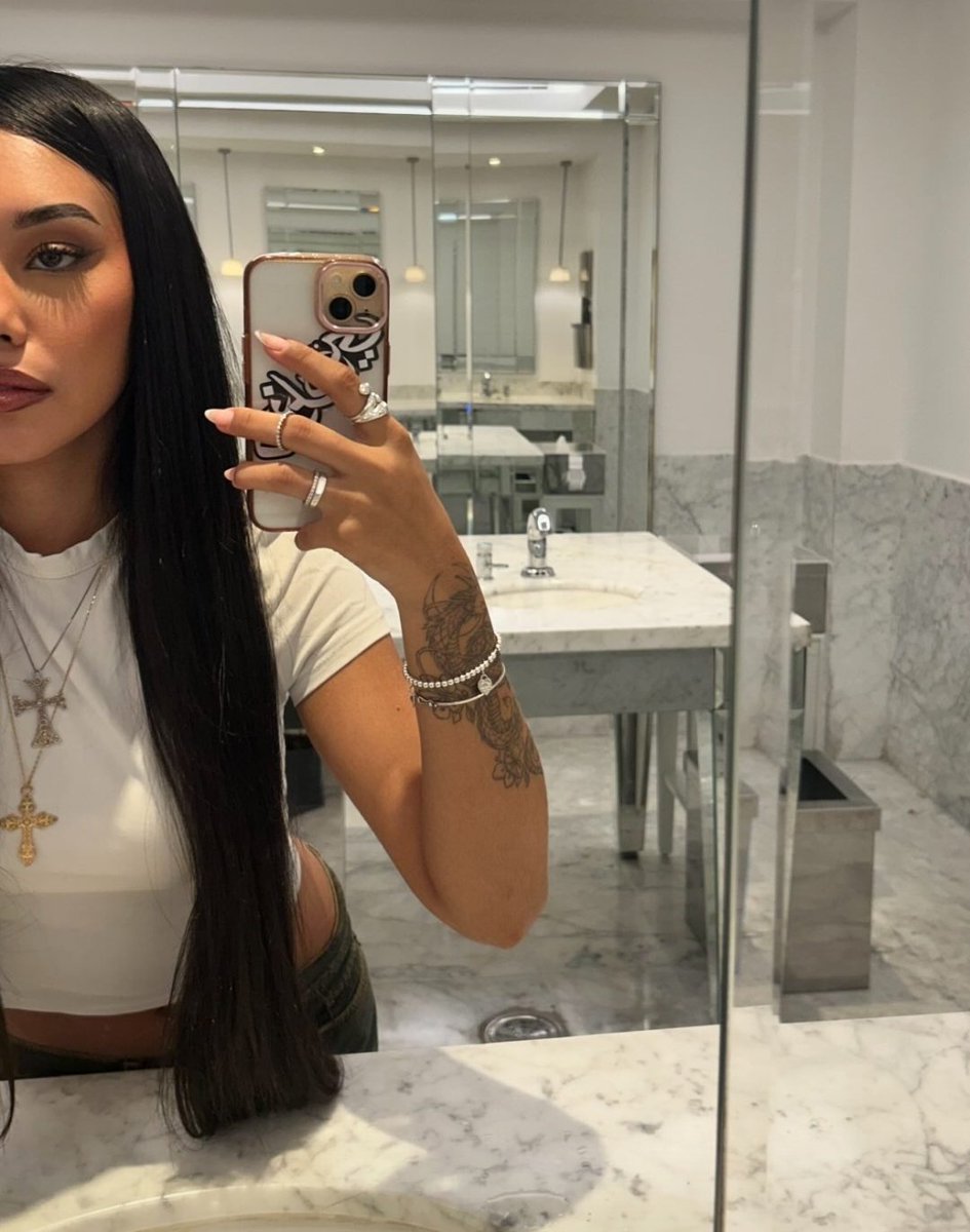 𝐃. (@pinkshoock) on Twitter photo 