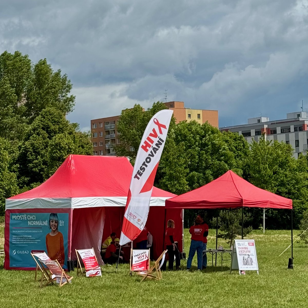 AIDS-pomoc (@aids_pomoc) on Twitter photo Fun&Run 2025 je za námi! Zúčastnilo se 930 běžců a běžkyň! Společně jste podpořili poradnu sbarvouven.cz částkou 151 000 Kč a <a href="/AIDS_pomoc/">AIDS-pomoc</a> 26 000 Kč.
V našem testovacím stanu jsme během akce otestovali 124 lidí:
🔹 HIV:124 testů,
🔹 Syfilis: 91 testů,
🔹 ŽloutenkaB: Fun&Run 2025 je za námi! Zúčastnilo se 930 běžců a běžkyň! Společně jste podpořili poradnu sbarvouven.cz částkou 151 000 Kč a <a href="/AIDS_pomoc/">AIDS-pomoc</a> 26 000 Kč.
V našem testovacím stanu jsme během akce otestovali 124 lidí:
🔹 HIV:124 testů,
🔹 Syfilis: 91 testů,
🔹 ŽloutenkaB: