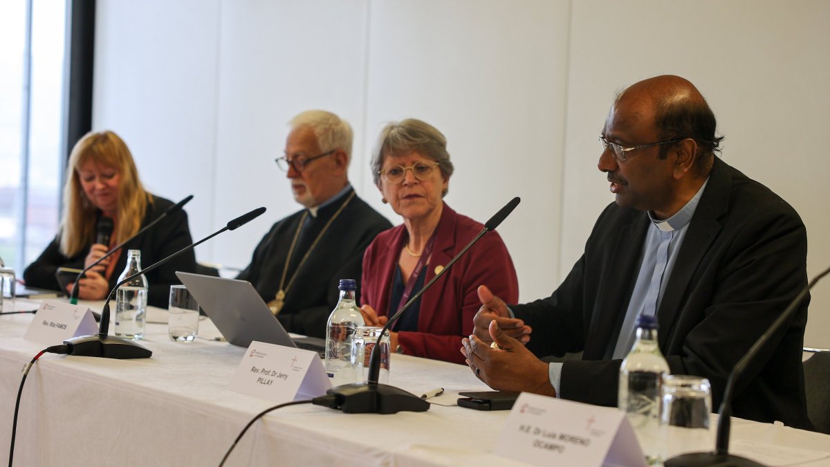 🇦🇲 WCC, Swiss Protestant Churches unite in fight for justice in Artsakh/Nagorno-Karabakh: oikoumene.org/news/wcc-swiss…

📷Ivars Kupcis/WCC