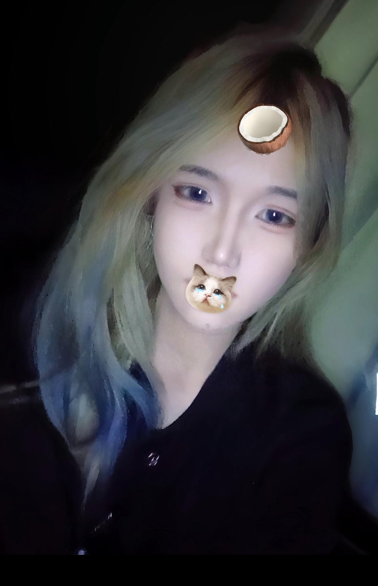 hmhzzy's tweet photo. 好无聊 好烦 复读一年我感觉人生没意义了 全世界的恶意都吻过来了 https://t.co/DlSbLofgNv