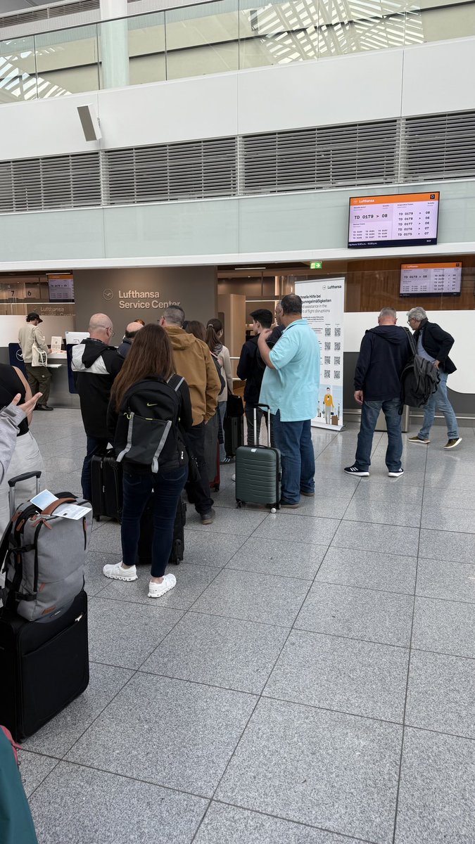 Von der einstigen Luftfahrt Größe zum Service Dilettanten. #Lufthansa #noservice