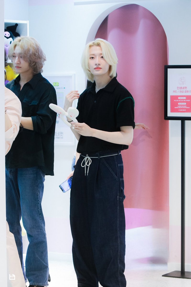 220804
#Happy_YooJung_Day
#유정 #YOOJUNG #온리원오브 #OnlyOneOf