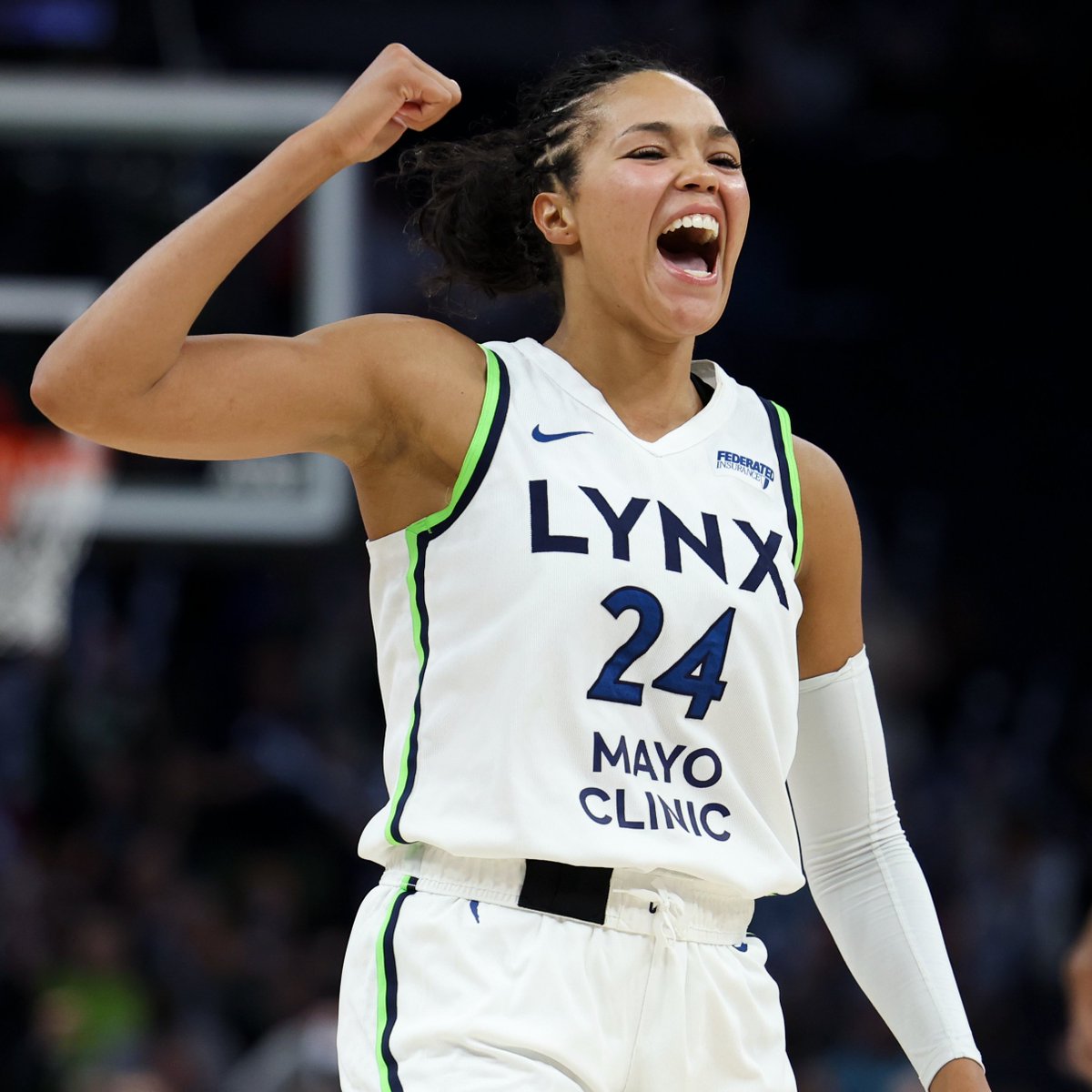 Napheesa Collier is Top 10 in:

▹ points per game (26.8)
▹ rebounds per game (7.8)
▹ steals per game (2.4)
▹ blocks per game (1.4)
▹ FG percentage (52.7%)
▹ FT percentage (93.9%)
▹ win shares (1.5)

The future MVP? 👀

#WNBA | #Recognize