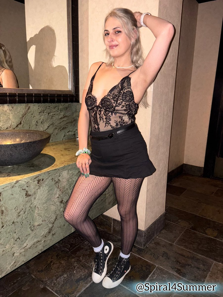 Your favorite club brat, ready to tease you and bully you into giving me everything 😏