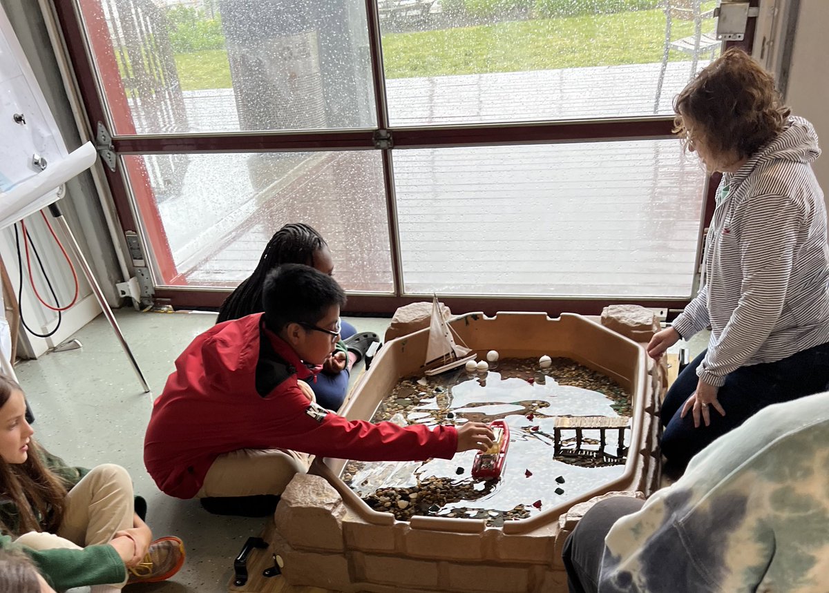 kellyaoconnell's tweet image. STEM on the water was a huge success, even in the rain! We’re so grateful for our community partners @Eastport_YC for providing this incredible learning experience for our fifth grade students @AnnapESAACPS! #BelongGrowSucceed #STEM #FieldExperience #Community #HandsOnLearning