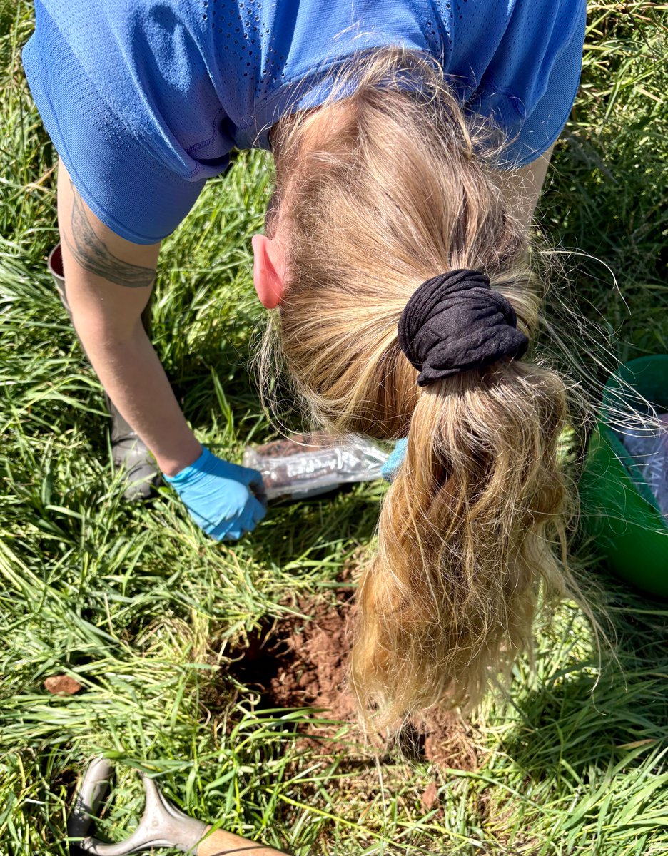 Penny Johnes (@pj13302) on Twitter photo Final day of sampling today for the <a href="/BristolUni/">University of Bristol</a> team at our @QUANTUMFreshWtr field site, and the <a href="/UoEBiosciences/">Exeter Biosciences</a> team completing their field ecotoxin exposure experiments. A fantastic field site for the project. Many thanks to the farmers and villagers
for their support. Final day of sampling today for the <a href="/BristolUni/">University of Bristol</a> team at our @QUANTUMFreshWtr field site, and the <a href="/UoEBiosciences/">Exeter Biosciences</a> team completing their field ecotoxin exposure experiments. A fantastic field site for the project. Many thanks to the farmers and villagers
for their support.