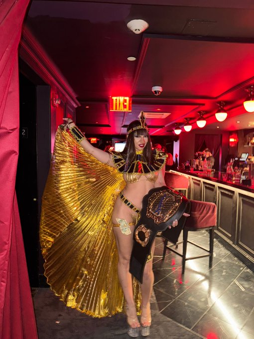 Watch Sasha Pearl's leaked NSFW photo on TwXstars