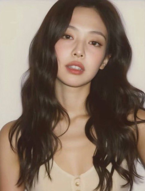 화장, 스타일링, 헤어, 다 너므너므너므 참고하기조은 제니의 사진 두 장,,
    ㄴ손님, 이 사진은 제니세요. 
           ㄴ그래도 아름다운 사진보고 그날 스타일링하면 잘되는걸요