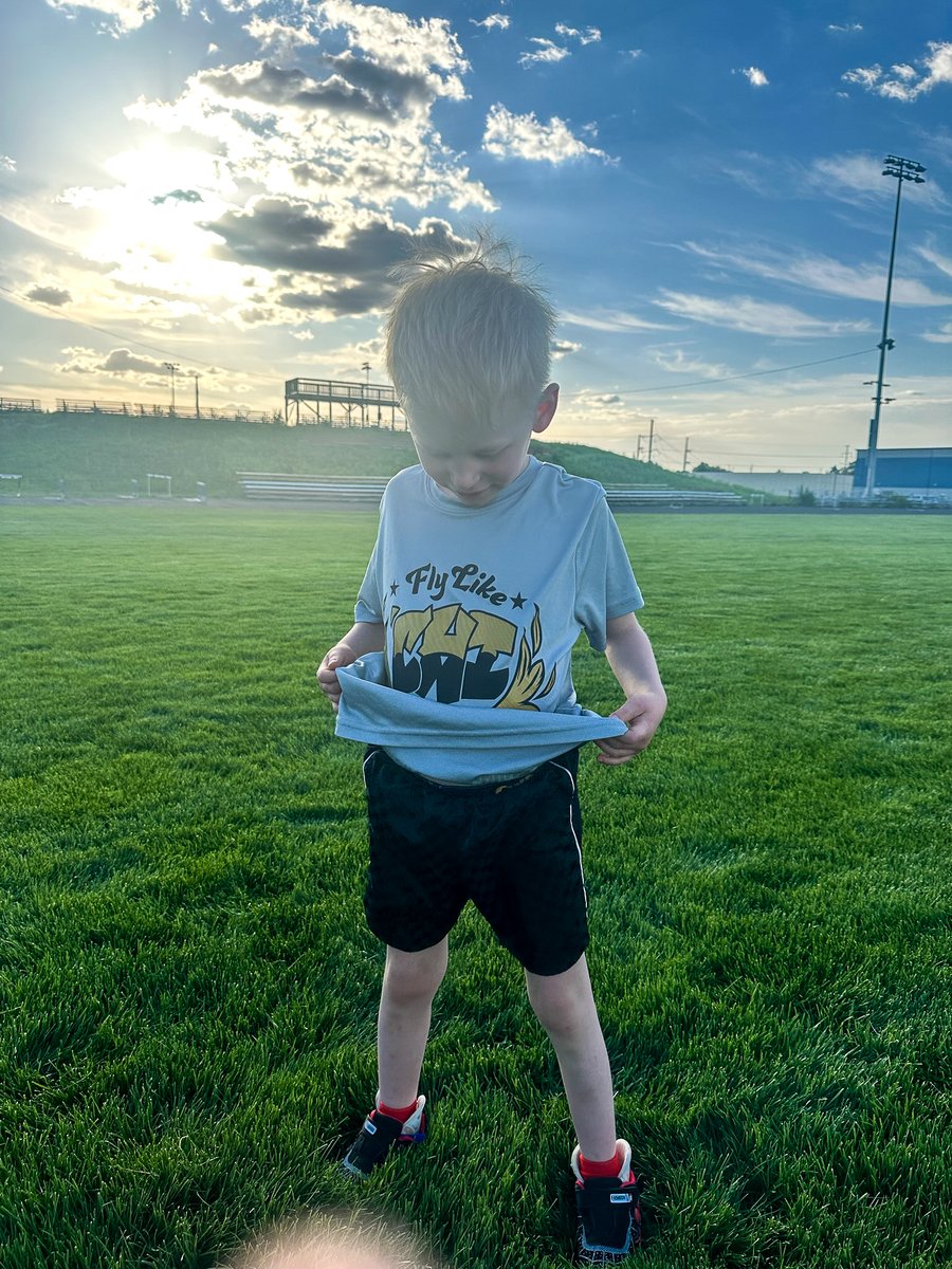 FlyLikeChiOrg's tweet image. It's the start of the 4th quarter and Fly Like Chi is down 8, help us make the comeback and win the game! givetolincoln.com/nonprofits/fly…