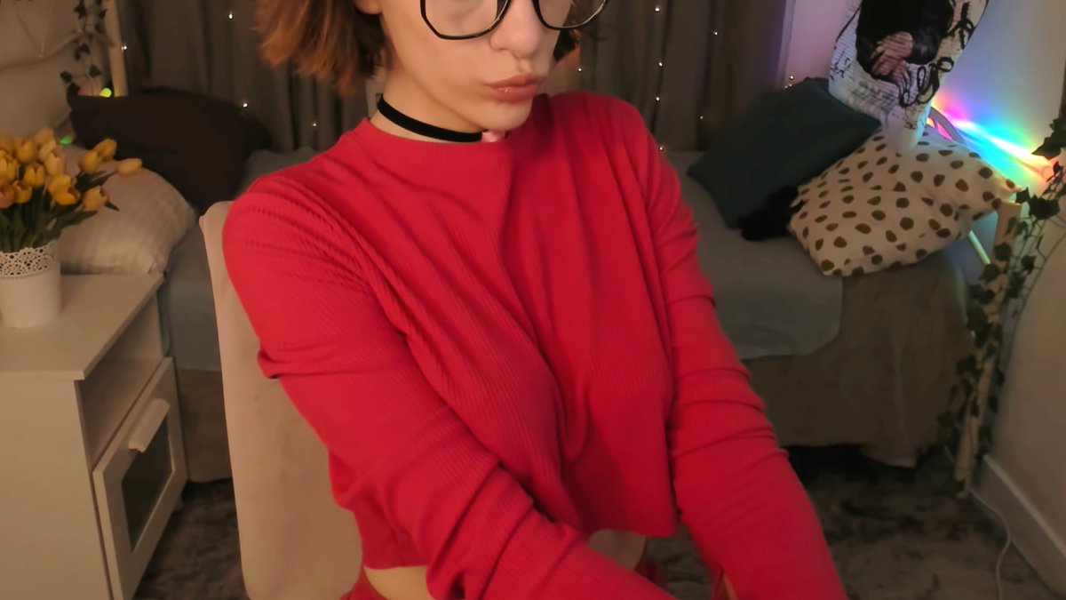 Francesca_Li_'s tweet photo. Such different Francesca 🙇‍♀️

#Stripchat #RT #followme #love
@stripchat https://t.co/19e887Kfbp