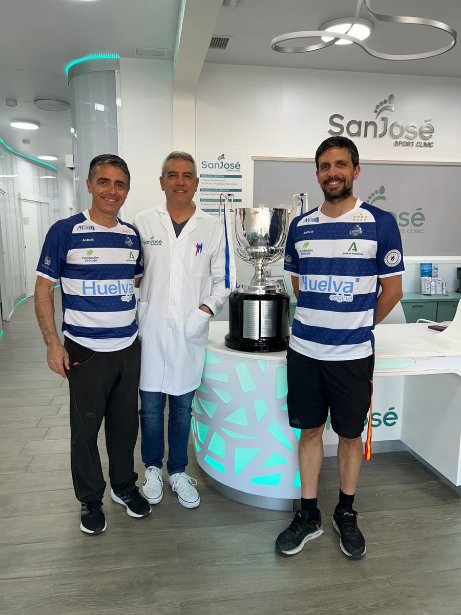 LA 10ª NOS VISITA!!!
Los campeones🥇de la Liga por 10 vez nos visita con la 🏆
Liga tras liga no nos dejan de sorprender el Club Bádminton IES La Orden. Espíritu de lucha incansable.
Enhorabuena campeones!!!

#top10iberdrola #ieslaorden #badminton