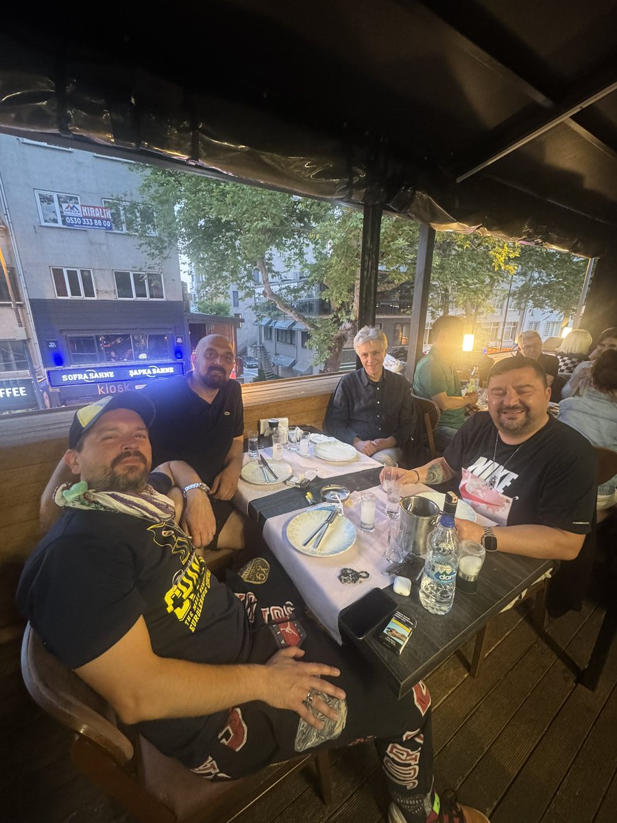 Kral abilerim <a href="/34Amerikal/">Haluk34 ⭐️⭐️⭐️⭐️⭐️</a> <a href="/Secilarif/">ArEs</a> ve canım biraderim <a href="/ObraTheKing/">ObraTheKing</a> ile Fenerbahçe dolu bir akşamdayız 🫶