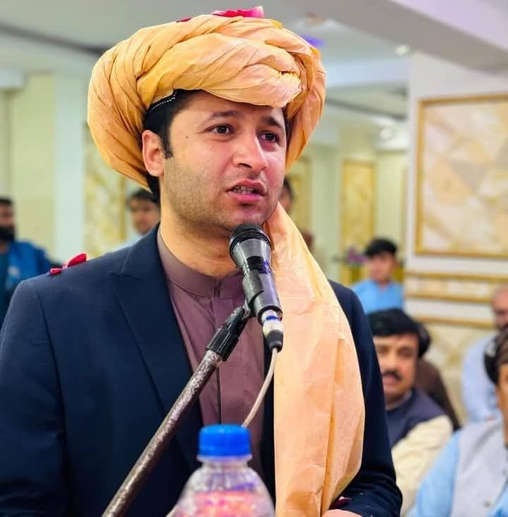 SAGARDAWAR15's tweet photo. پارلیمنٹ نه سہی اور بھی راستے هیں۔ هم حریفی کے لیے ضرور آینگے۔
      چیئرمین خوشحال خان کاکڑ پشتونخوا نیپ
#khushalkhankakarourpride 
#NA251 ❤️🤍❤️
#NA251Manipulation https://t.co/Pk8fRitn7w