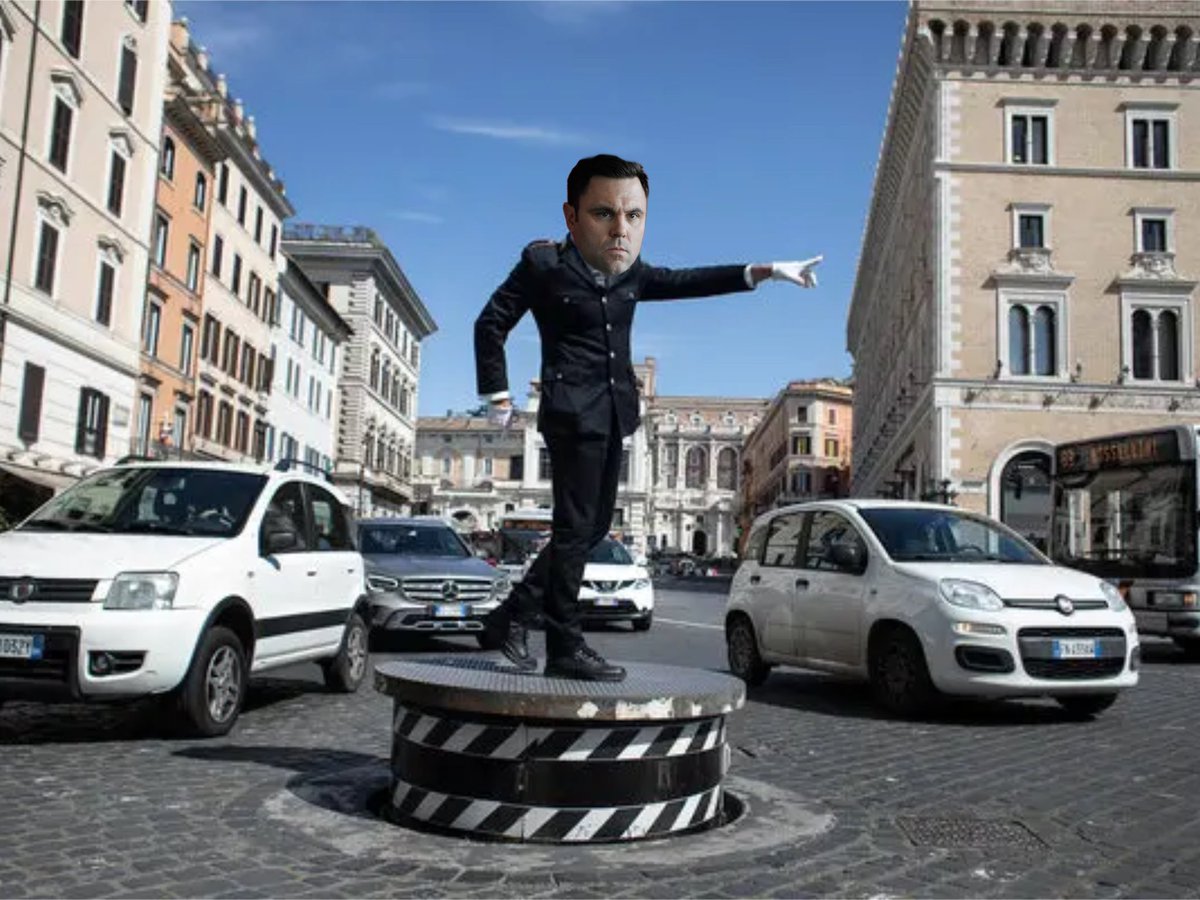 SthLoopMilitia's tweet image. Can’t wait to see my guy @UMassADBamford out there checking parking passes on gameday!! #BeRevolutionary