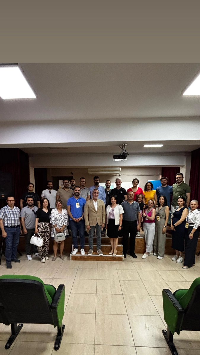 Mersin Üniversitemiz ve Mersin İl Milli Eğitim arasındaki protokol kapsamında Mersin Öğretmen Akademileri eğitimlerine "Öğretim Teknolojilerinde Değişimler ve Duyuşsal Öğrenmeler"  eğitimimle  27 Mayıs 2025'de katıldım.  Eğitim alan öğretmenlerimize faydalı olmasını dilerim.