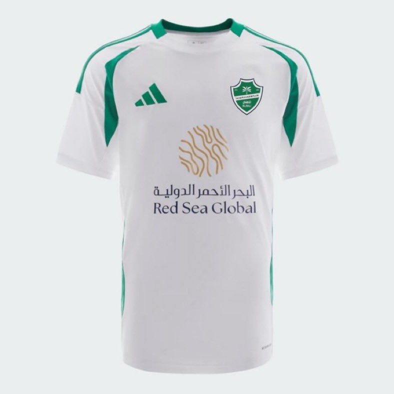 أجملهم الاول من اليمين