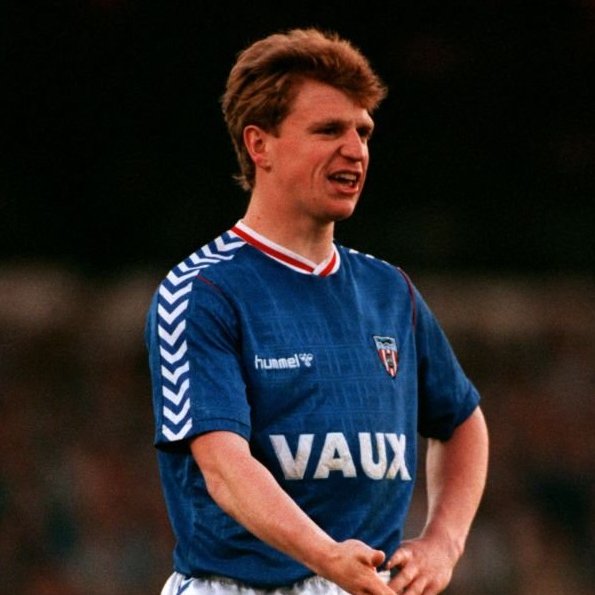 The leaked 2025/26 PREMIER LEAGUE #SAFC away kit - a remake of the classic one worn in 1990.