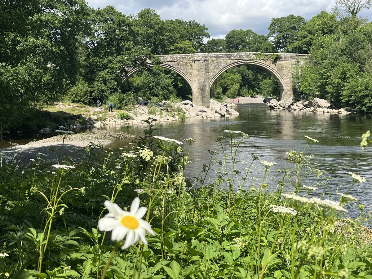 BrokenLilDolly's tweet image. Kirkby Lonsdale today 🌤️
#Cumbria 
#DevilsBridge 
#RuskinsView