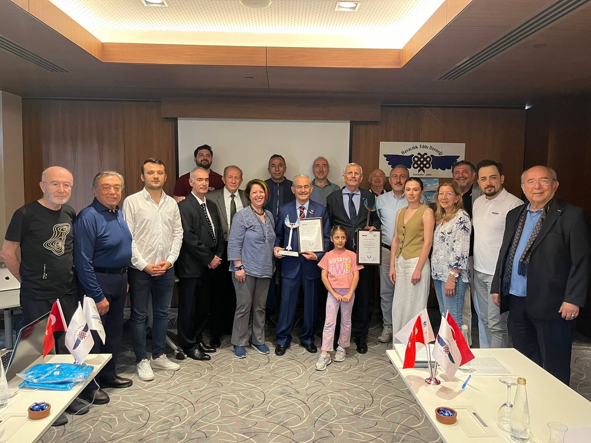 Havacılık Tıbbı Derneği ile Havacılık ve Uzay Tıbbı Derneği Platformu tarafından şahsıma verilen değerli ödül sebebiyle büyük mutluluk duyuyorum.

Havacılıkla ilgili önemli çalışmalara imza atan derneğimize ve platformumuza da çalışmaları için ayrıca teşekkür ediyorum.