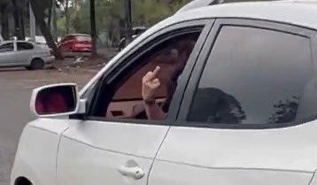 - Aquellos tus dignatarios de la nación vaa vos! 😂

<a href="/brendamejialo/">Dipu Semilla Brenda Mejía</a> es usted una vergüenza mano, sacándole la madre a los ciudadanos quienes le dan de comer.