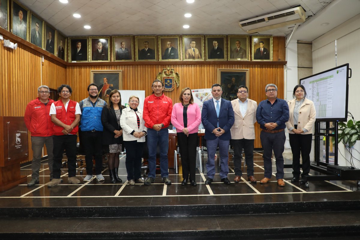 LinceconMalca's tweet photo. Firmamos el compromiso para seguir impulsando #SaberesProductivos en Lince. Reafirmamos nuestro compromiso con nuestros adultos mayores, quienes con su experiencia y sabiduría siguen aportando a nuestra comunidad.  @MIDIS_Pension65 https://t.co/uJky9dCcpJ