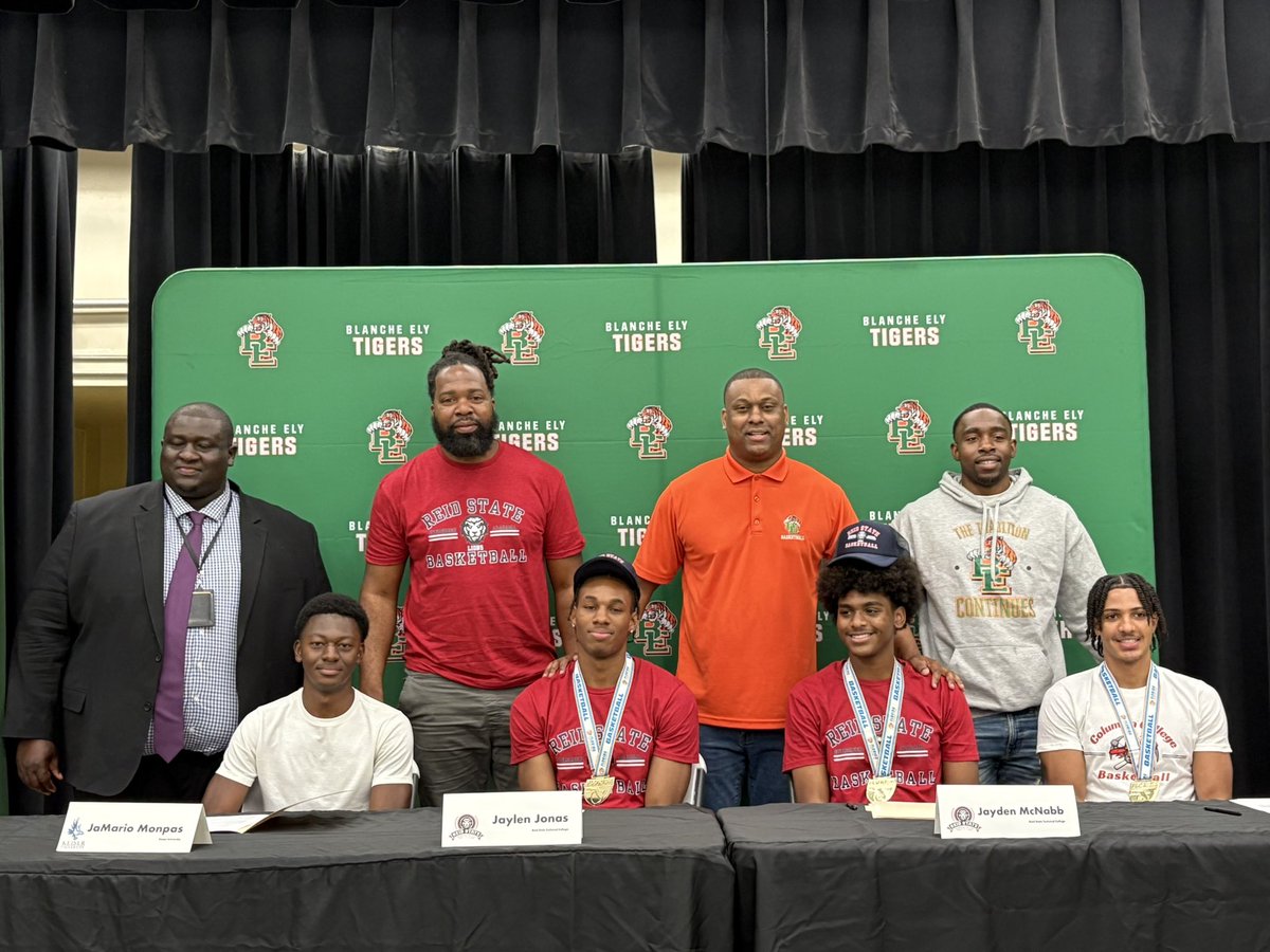 CoachT1920's tweet image. Huge congratulations to our 2025 boys basketball players on signing today! Weโre incredibly proud of you and all youโve accomplished. Best of luck next year in college weโll be cheering you on every step of the way! #NextChapter #StateChamps @blanche_ely @Tav_Williams @JrMcNabb1