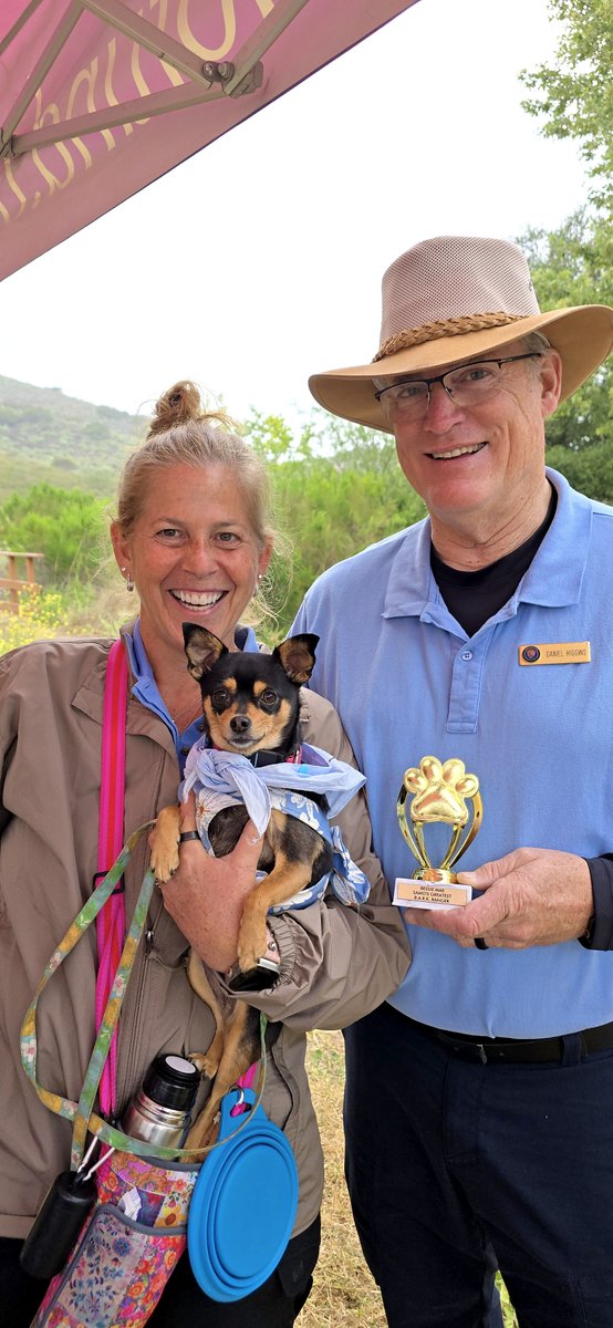 SamoFund's tweet photo. And the award goes to, Bessie Mae!
Congrats to Bessie Mae, the winner of the Best B.A.R.K. Ranger trophy. You're the tops, Bessie
#barkrangers #usbarkrangers #santamonicamountains #samofund https://t.co/U8Rzo2r2UZ