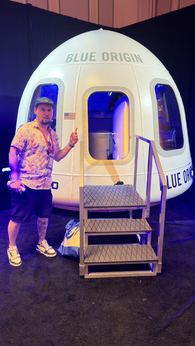 Josh (@fecktk) on Twitter photo Gm gm, the vibes at the Bitcoin conference this year have me ready to go to the 🌖 Gm gm, the vibes at the Bitcoin conference this year have me ready to go to the 🌖