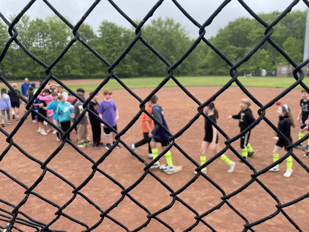 Huntington Elementary (@bcsdhuntington) on Twitter photo After an INCREDIBLE match up, Mrs. Weinert’s 4th grade class won the Championship Kickball game against Mr. Thompson’s 5th grade class!!! Thank you to our amazing Specials team for facilitating games and our volunteers for making today possible! <a href="/BrunswickCSD/">BrunswickCitySchools</a> After an INCREDIBLE match up, Mrs. Weinert’s 4th grade class won the Championship Kickball game against Mr. Thompson’s 5th grade class!!! Thank you to our amazing Specials team for facilitating games and our volunteers for making today possible! <a href="/BrunswickCSD/">BrunswickCitySchools</a>