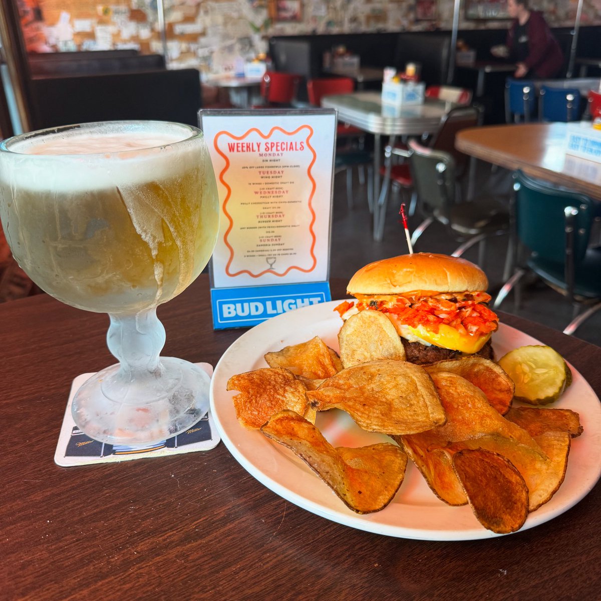 New. Special. 👏

Rainy days 🤝 Kimchi

Korean Kimchi Burger w/ Fishbowl Chips 🤤
- MTO Burger
- Runny Egg
- Korean Mayo
- Kimchi on top w/ a Brioche Bun 

Also…. Philly Cheesesteak + Domestic Draft $11.50 ALL DAY. 

🍻🐠