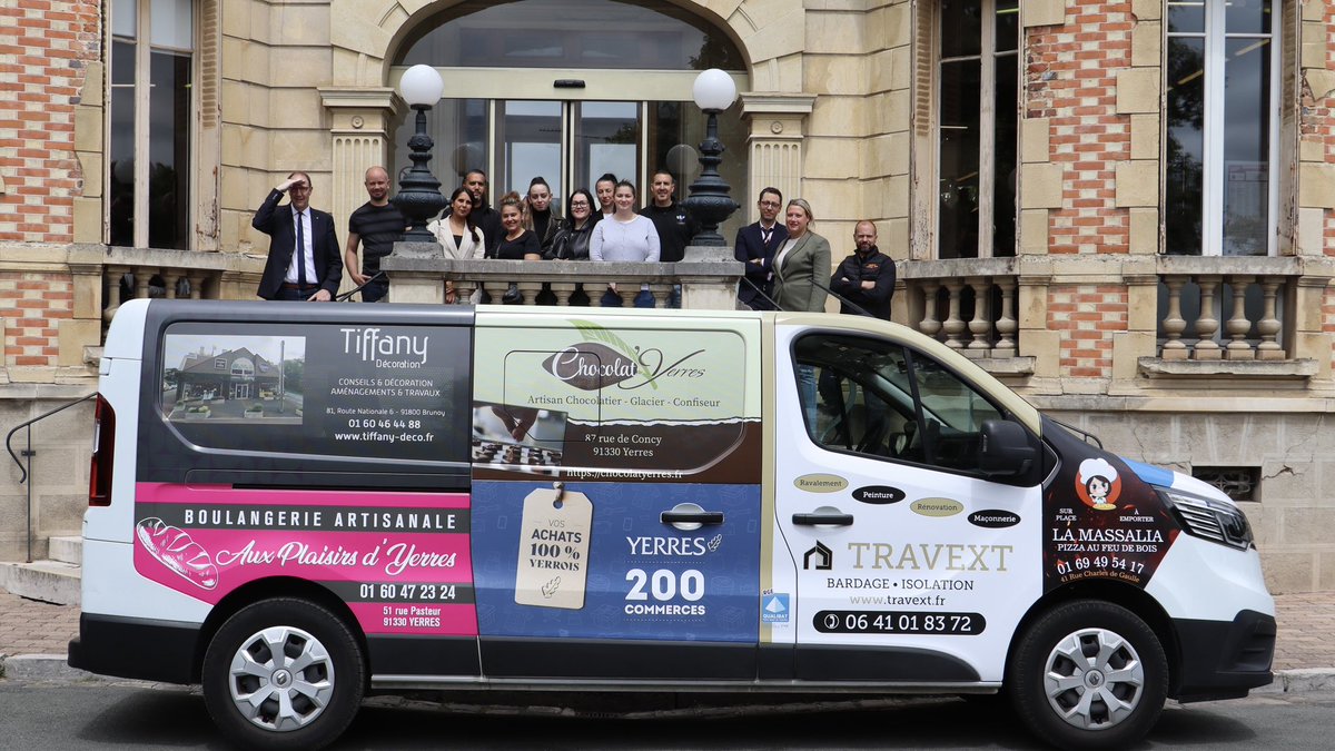 Merci aux commerçants qui, en achetant des espaces publicitaires, contribuent à mettre à disposition de la commune un camion gratuit utilisé par les services municipaux et le CCAS. Un partenariat gagnant-gagnant. #Yerres #commerce #Essonne #publicité #CAVYVS