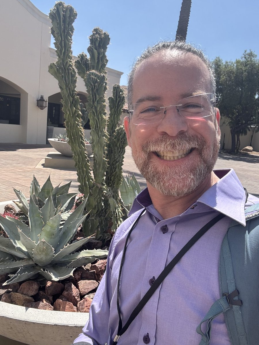 NoahSPhilipMD's tweet image. 16 hours later…. From Ukraine to cactuses! Here to talk focused ultrasound at the #ASCP2025 meeting.