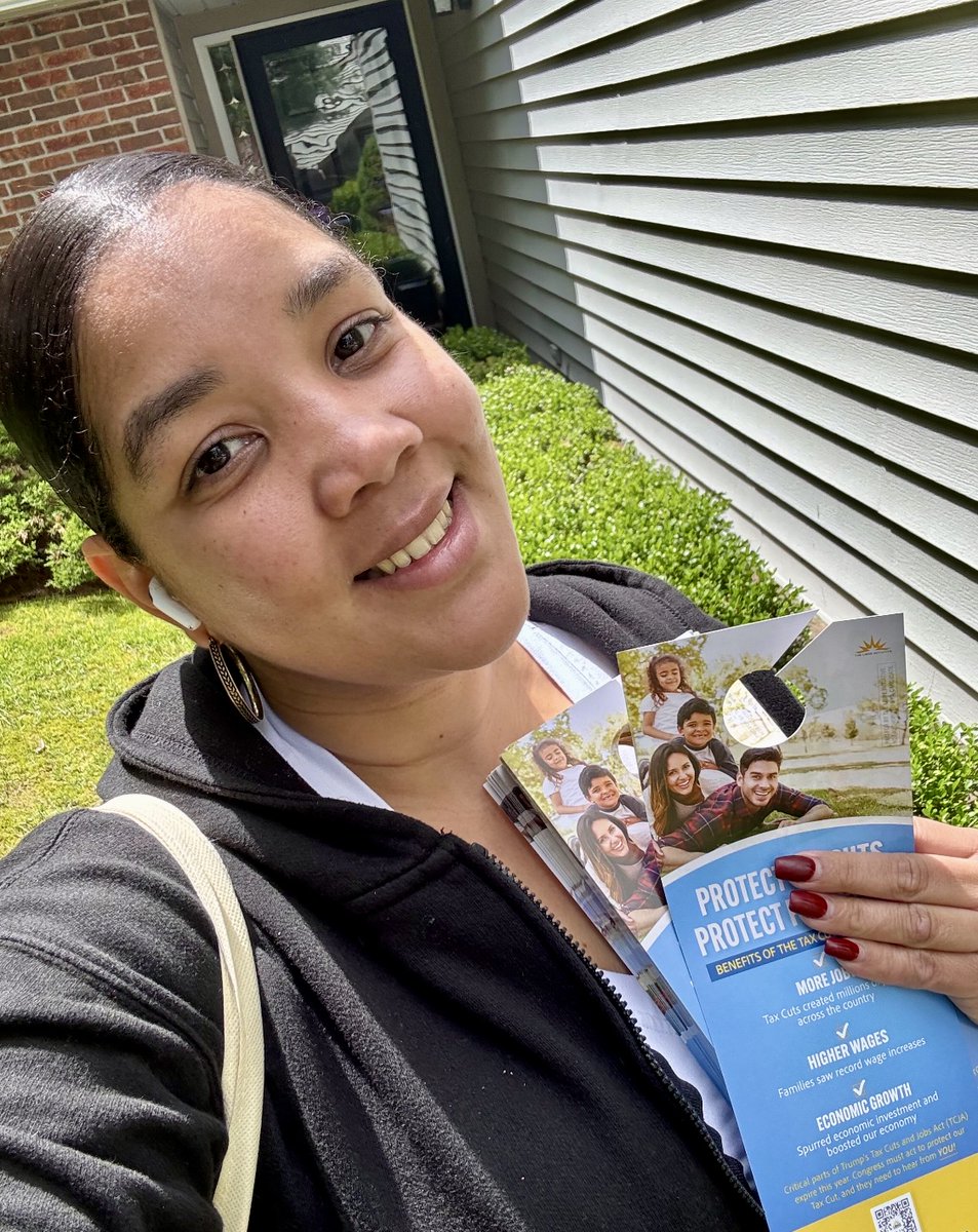 LibreOhio's tweet image. Canvassers are out knocking in Summit County! ✊ 🚪 #TCJA #ProtectProsperity #HispanicLatinos #LibreOhio