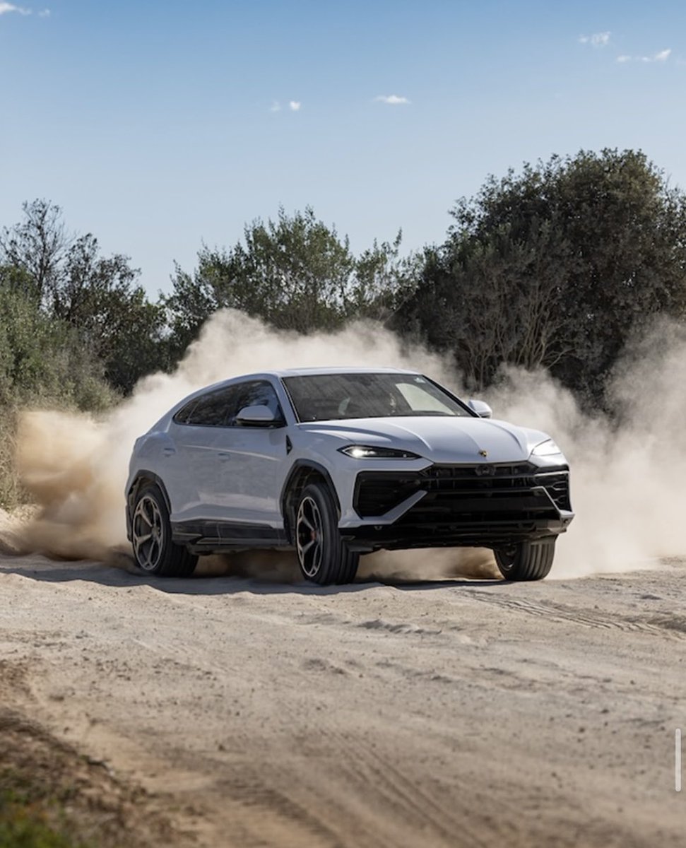 Billionairewtv's tweet image. Forget autopilot. Real drivers stay in control.
You either steer your life—or watch someone else drive it.
#TakeTheWheel #LuxuryDriven #AutoGoals #BossDrive