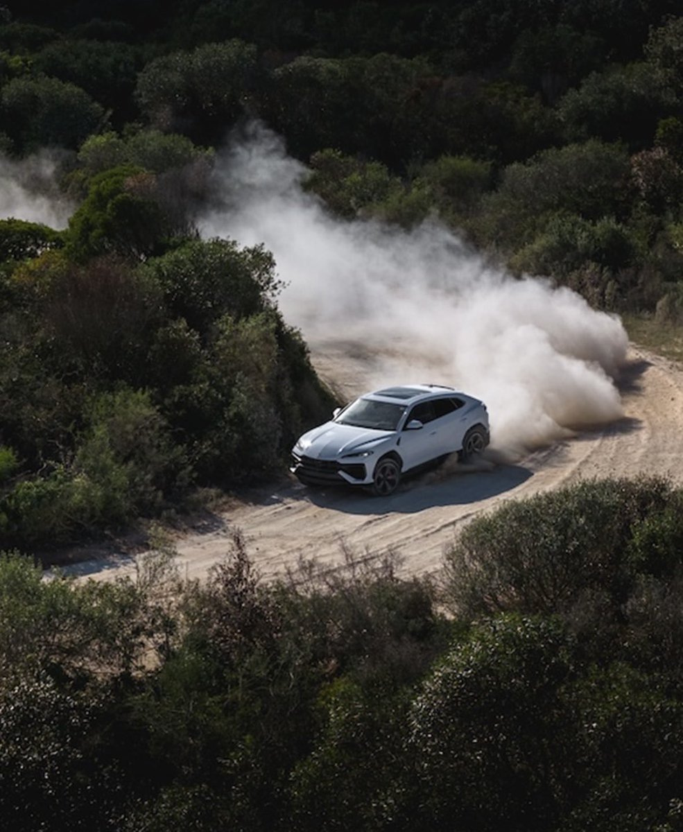 Billionairewtv's tweet image. Forget autopilot. Real drivers stay in control.
You either steer your life—or watch someone else drive it.
#TakeTheWheel #LuxuryDriven #AutoGoals #BossDrive