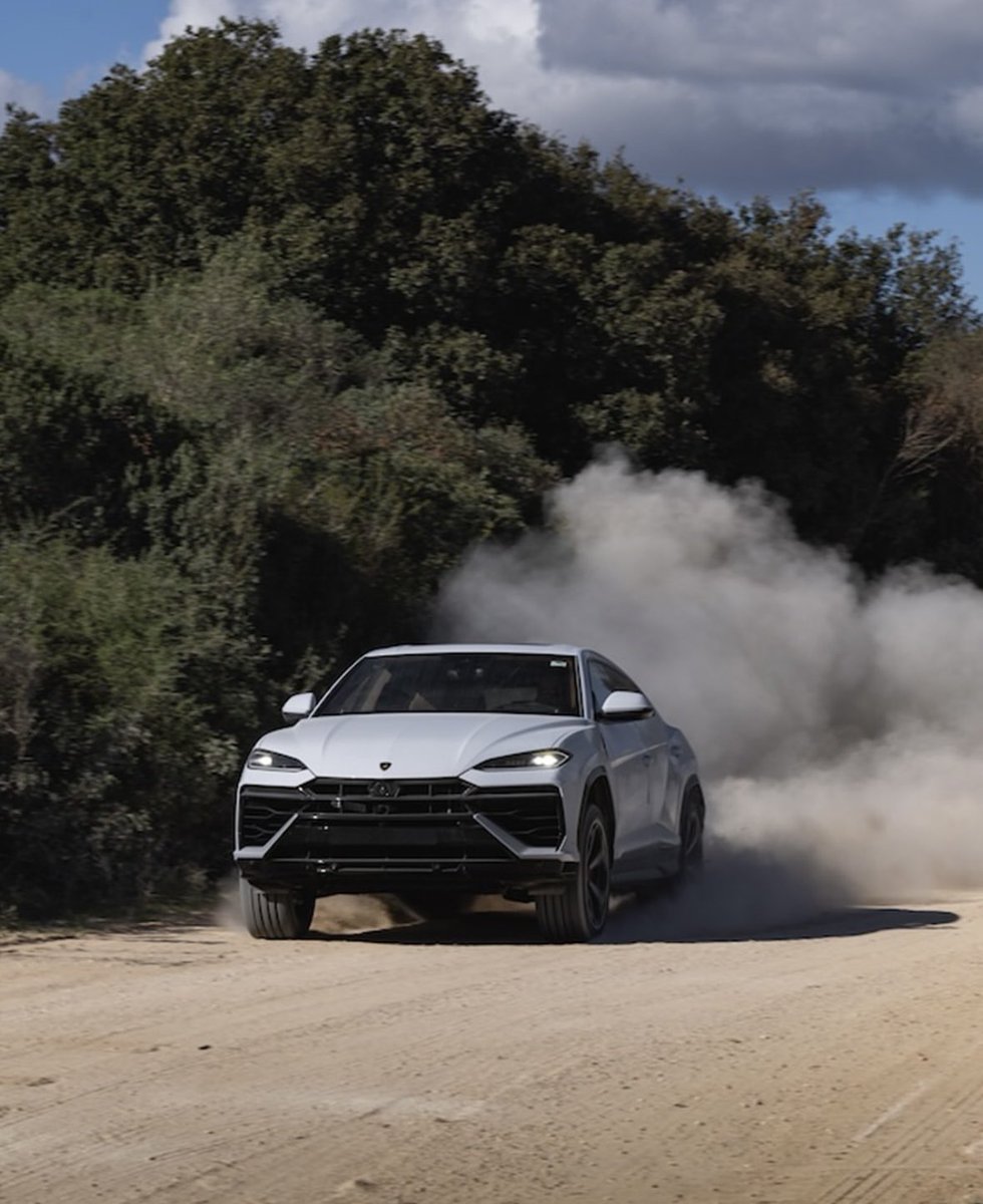 Billionairewtv's tweet image. Forget autopilot. Real drivers stay in control.
You either steer your life—or watch someone else drive it.
#TakeTheWheel #LuxuryDriven #AutoGoals #BossDrive