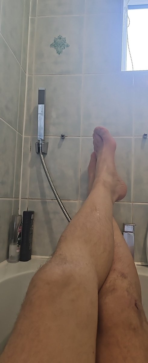 Right
Its been a 12 year break from being a rock star in this band. In 30 mins I'm going to the studio for the final time b4 our 1st reunion gig. If tonight is bad then we're fekked lol