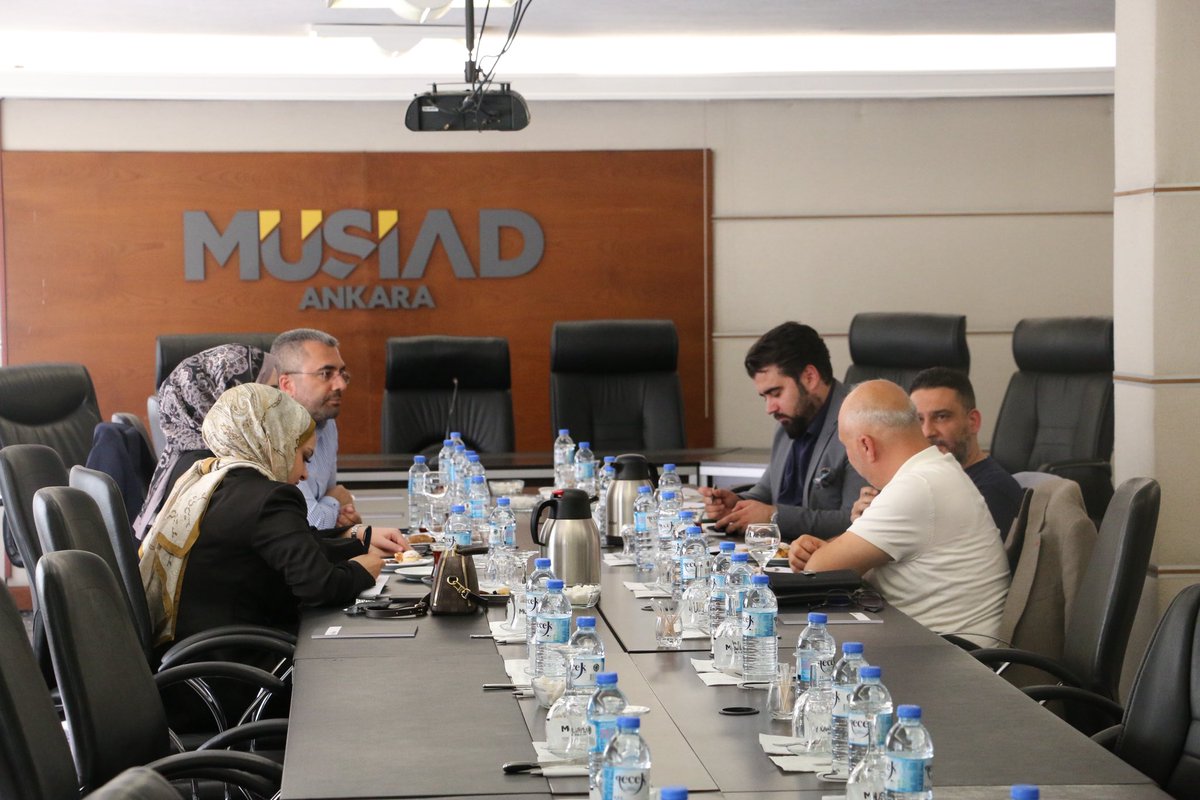 Hizmetler Sektör Kurulu Başkanı Sayın İsmail Say başkanlığında, MÜSİAD Ankara şubemiz ev sahipliğinde, Hizmetler Sektör Kurulu üyelerimizin katılımı ile toplantımızı gerçekleştirdik.