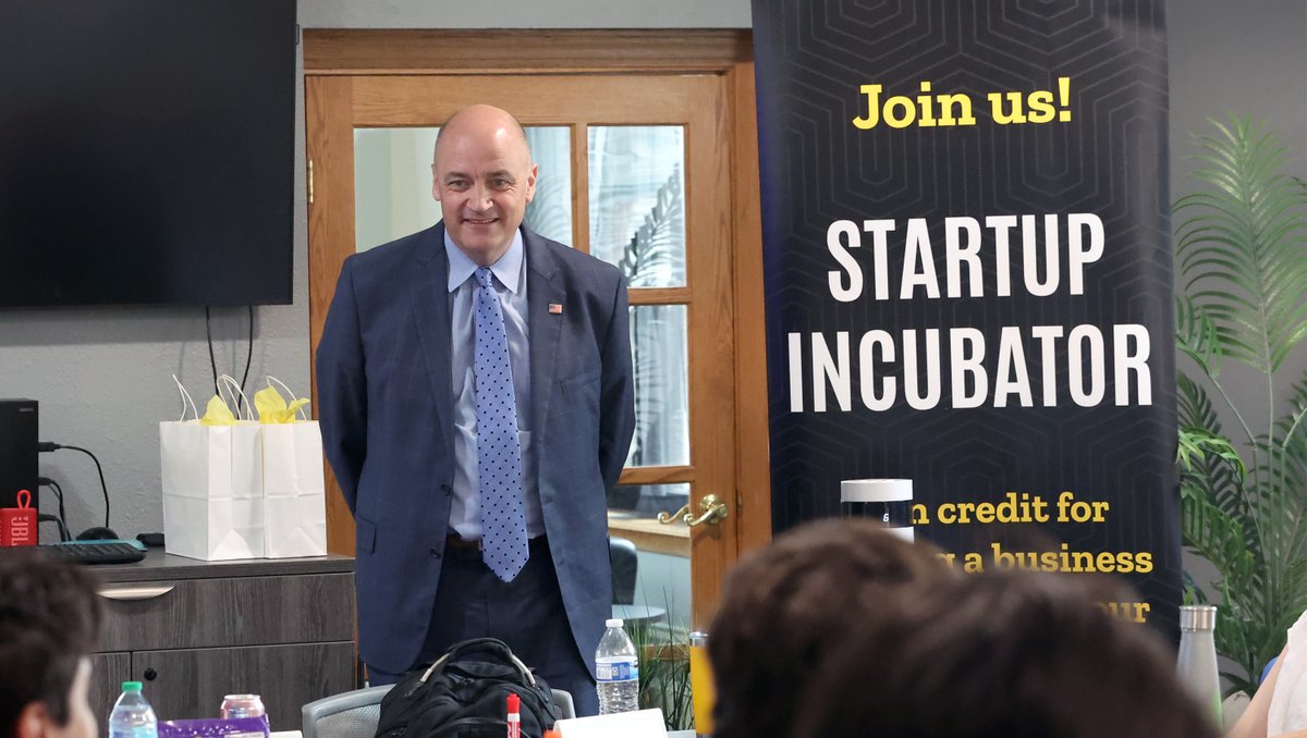 iowajpec's tweet image. Huge thanks to Matt Kirchner for speaking to our Startup Incubator Summer Track students today at the BELL! Our students left inspired and energized to build the future. #IowaJPEC #startupincubator