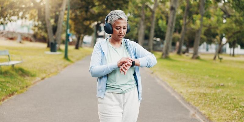 Study finds combining #mindfulness training with step-tracking boosts long-term desire to #exercise <a href="/UniofBath/">University of Bath</a> <a href="/meditoapp/">Medito</a> t.lei.sr/TL2MWw #fitTech
