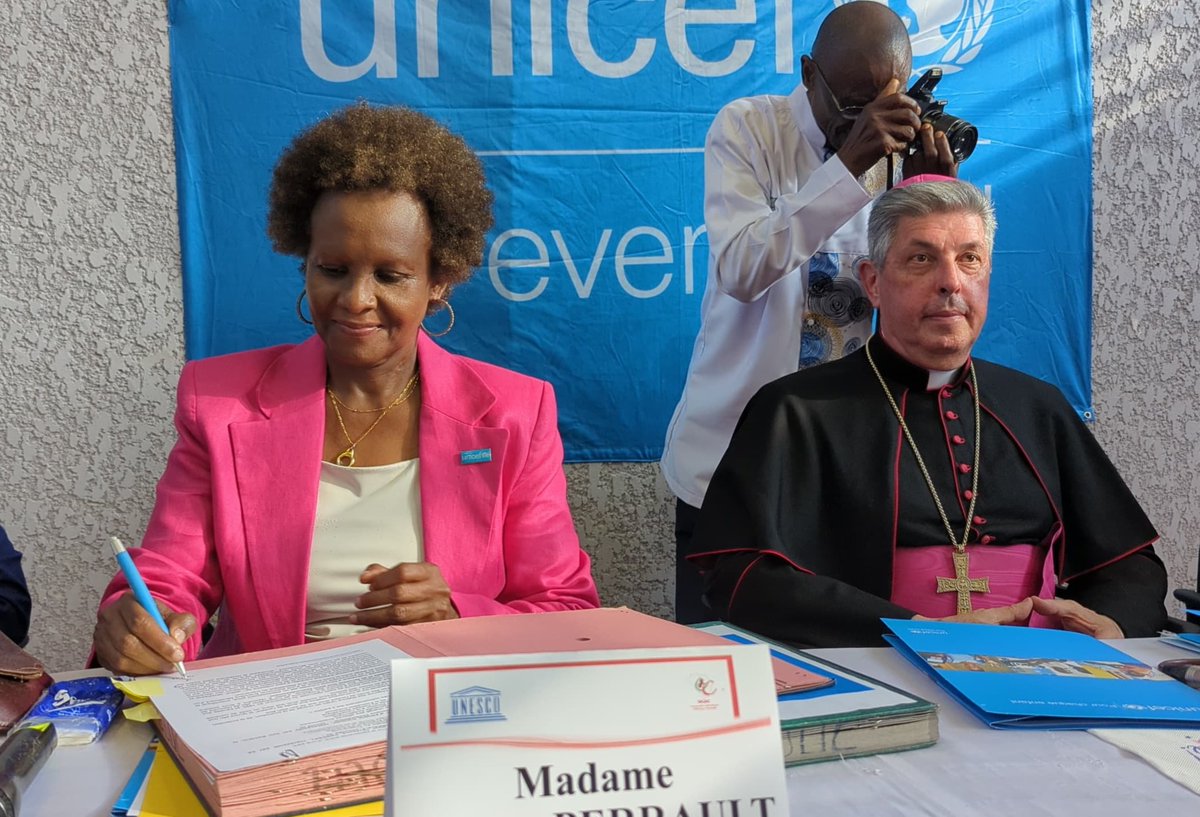 NPerraultUNICEF's tweet image. I am very pleased with the inauguration of the Child Rights Centre of the Catholic University of Central Africa in presence of @bttt2000 Apostolic Nuncio in Cameroon and Equatorial Guinea, Mg José Avelino Bettencourt,
@unicefcameroon
#UCAC #ChildRights