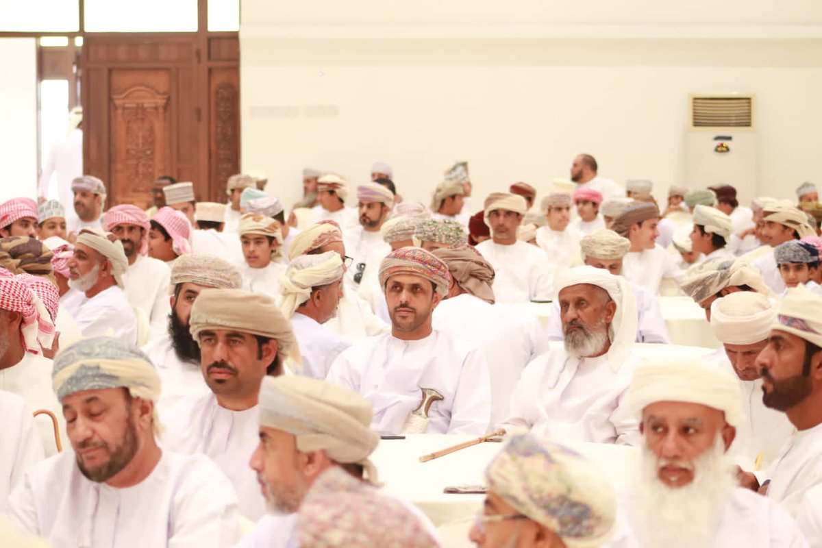 أنعم به من تكريم عندما يكون في مجال التحصيل الدراسي 
سعدت في هذا اليوم المبارك وأنا أحضر حفل تكريم الطلاب المجيدين من مدارس ولاية #سناو بقاعة الغزلان تحت رعاية سعادة الشيخ خالد بن السيد المهري والي الولاية وحضور عدد من المسؤولين حيث تم تكريم مديري المدارس والطلاب ورؤساء المجالس