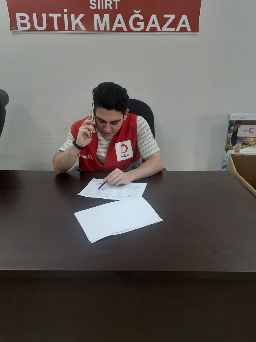 Türk Kızılay Engelsiz - Siirt (@kizilayenglsz56) on Twitter photo Gönüllülerimiz ile birlikte, giyim dağıtımı dolayısıyla vatandaşlarımızın randevu düzenlemelerini gerçekleştirdik.
<a href="/FatmaMericYlmaz/">Prof. Dr. Fatma Meriç Yılmaz</a> <a href="/YenerTANIK/">Y E NE R TA N I K</a> Gönüllülerimiz ile birlikte, giyim dağıtımı dolayısıyla vatandaşlarımızın randevu düzenlemelerini gerçekleştirdik.
<a href="/FatmaMericYlmaz/">Prof. Dr. Fatma Meriç Yılmaz</a> <a href="/YenerTANIK/">Y E NE R TA N I K</a>