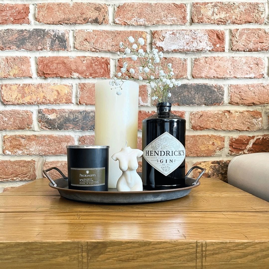 Gin o'clock! What is your favourite tipple?
.
.
.
.
#industrialdesign #kitchendesign #kitchenislanddesign #interiordesign #industriallighting #kitchendesign #kitchenisland #kitchensofinstagram #brickslips #bricktiles #exposedbrick