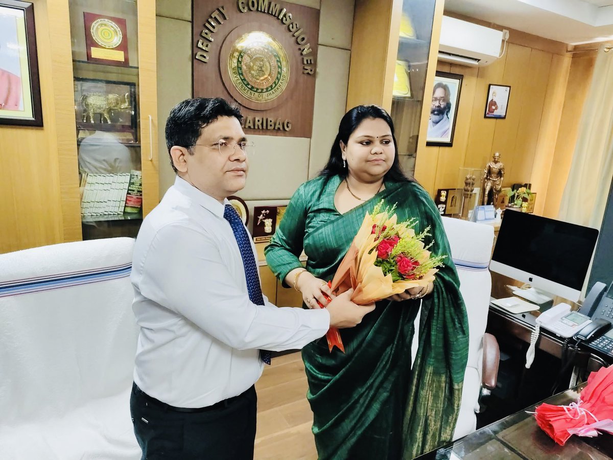 Signing off after a satisfying tenure of 3 years and 3 months!
Au Revoir Hazaribagh ! 
Thankyou for the love abound!