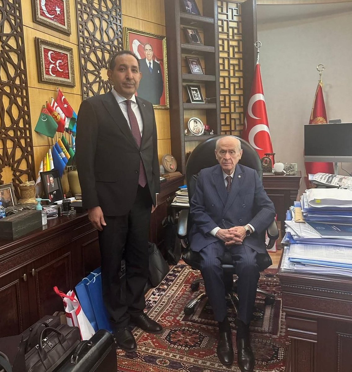 MHP Şanlıurfa il Başkanı  Mahmut Güneş, partisinin Lideri Devlet Bahçeli'yı makamında ziyaret etti. <a href="/mgmahmutgunes/">Mahmut Güneş</a>