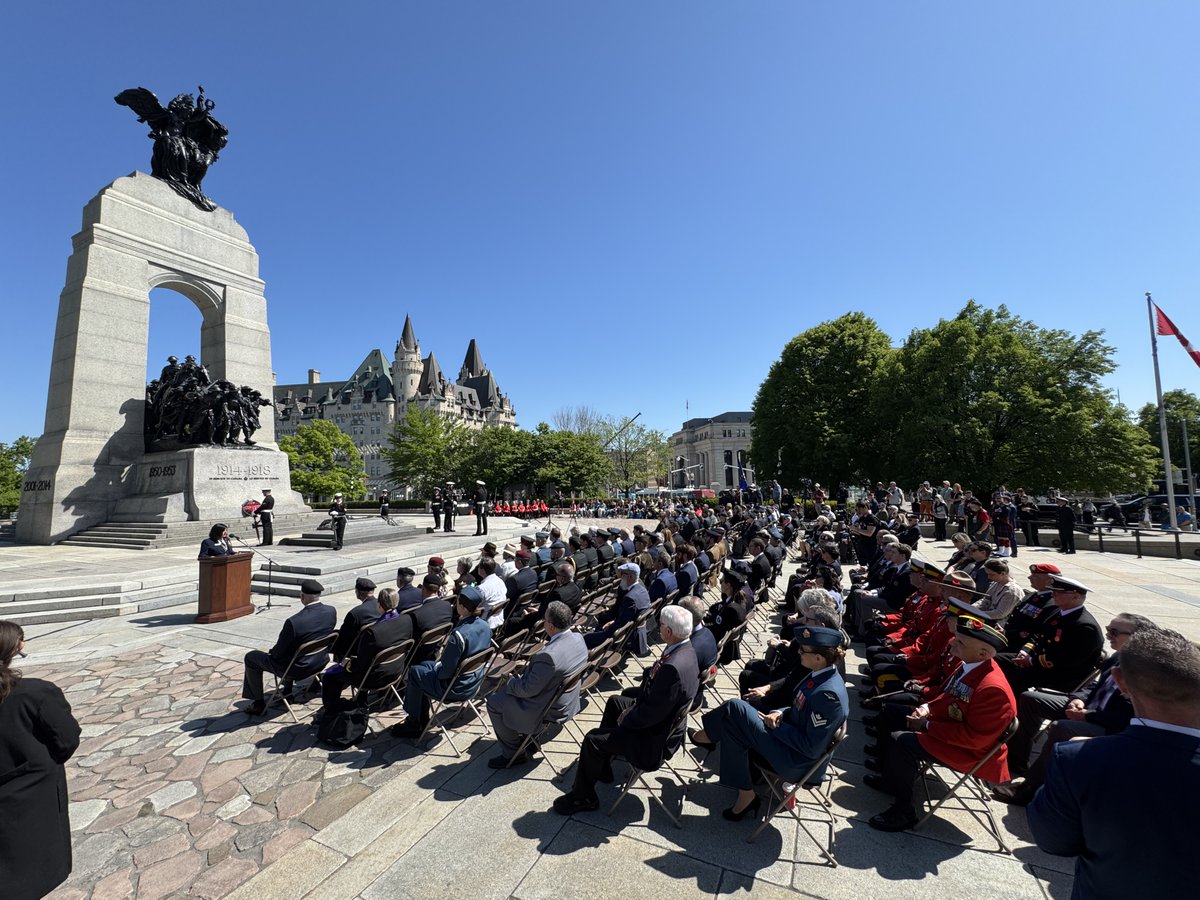 For those who could not be in attendance today at the 25th Anniversary Commemorative Ceremony for the Tomb of the Unknown Soldier at the National War Memorial, here is a link to view the ceremony in its entirety:
cpac.ca/headline-polit…