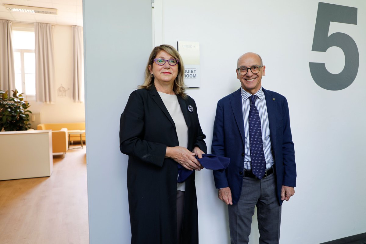 Università di Udine (@uniud) on Twitter photo 👤 6 quiet rooms nelle sedi Uniud, per il #benessere di studenti, personale e ospiti 
L'Ateneo ha realizzato degli ambienti in cui è possibile allattare e cambiare i bambini, riposarsi in caso di malessere, provvedere a necessità personali, meditare.
➡️ bit.ly/QuietRooms_Uni… 👤 6 quiet rooms nelle sedi Uniud, per il #benessere di studenti, personale e ospiti 
L'Ateneo ha realizzato degli ambienti in cui è possibile allattare e cambiare i bambini, riposarsi in caso di malessere, provvedere a necessità personali, meditare.
➡️ bit.ly/QuietRooms_Uni…