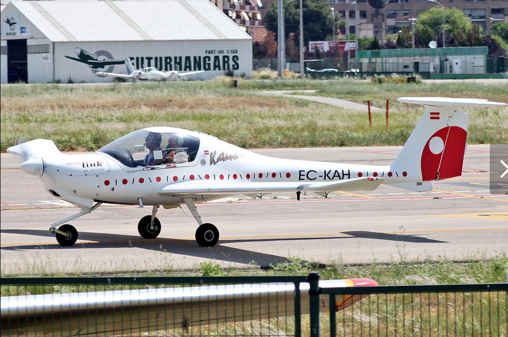 ivancp25's tweet photo. #AccidenteAéreo de #Diamond #DA20 - A1 #Katana (EC-KAH) de #AeroLink Flight Academy. Realizó toma forzosa en campo en #SantAntoniDeVilamajor #Barcelona #España 🇪🇦. Despegó del Aeropuerto de #Sabadell (QSA/LELL) y tenía como destino el mismo. Instructor y alumno, ilesos. 25-05-25 https://t.co/0onY6VfNRM