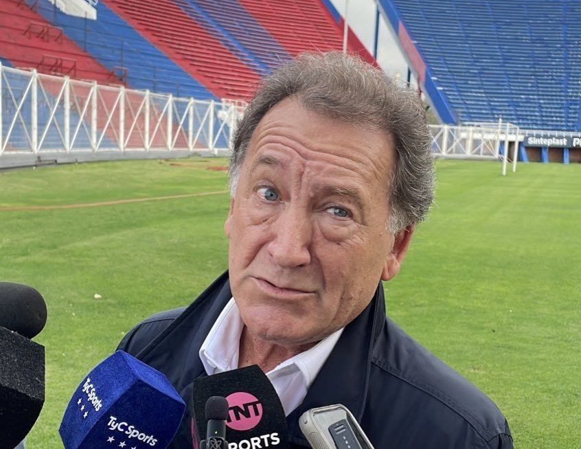 Este chad, viagrero, Minoxidil, trios sexuales, gangbangs, cumshot, garganta profunda con el tiento a 60%, no se cansa de mear a Riquelme y Russo.

Vamos nosotros.

Gestion, compromiso, respeto, anales y paciencia.

Sanear al club.